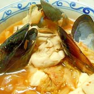 ムール貝とカキのエスニックスープ
